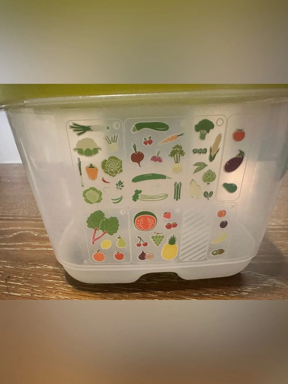 TUPPERWARE